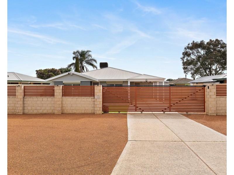 166 Seville Drive, Seville Grove WA 6112