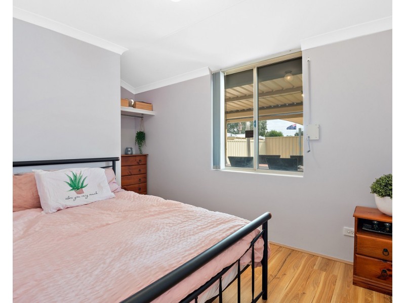 166 Seville Drive, Seville Grove WA 6112