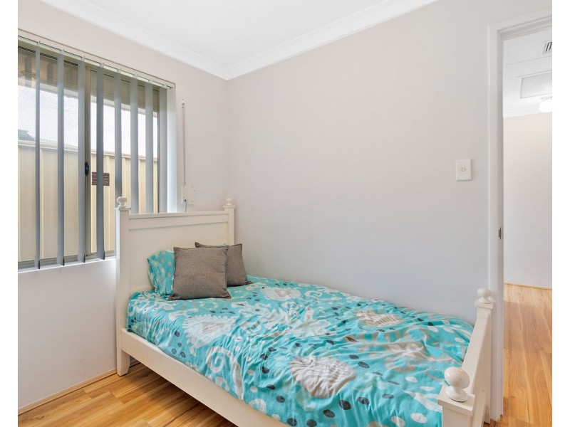 166 Seville Drive, Seville Grove WA 6112