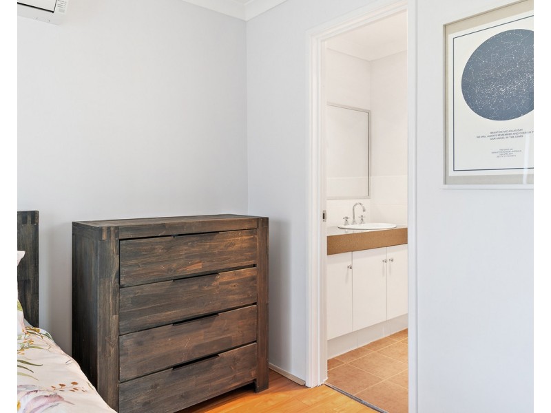 166 Seville Drive, Seville Grove WA 6112