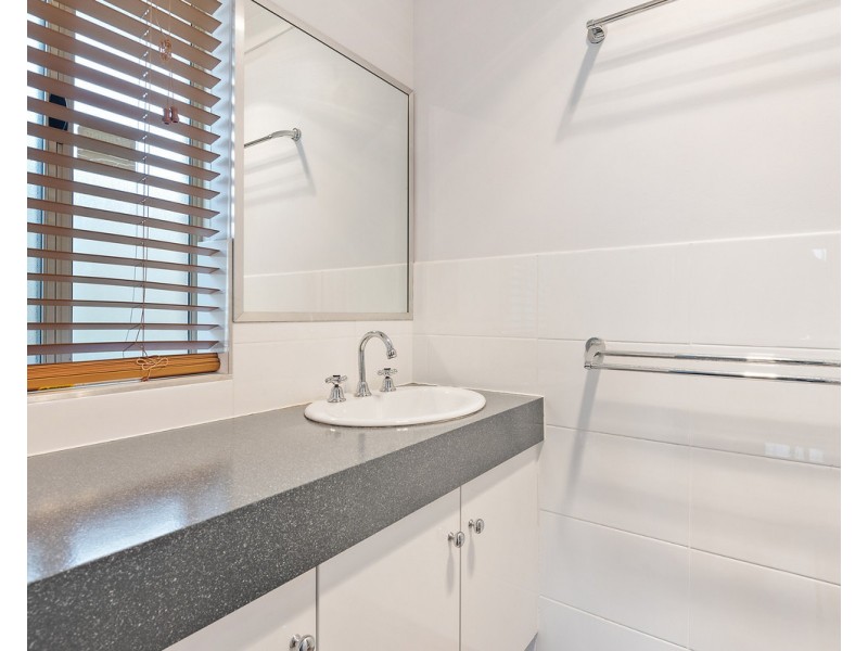 166 Seville Drive, Seville Grove WA 6112