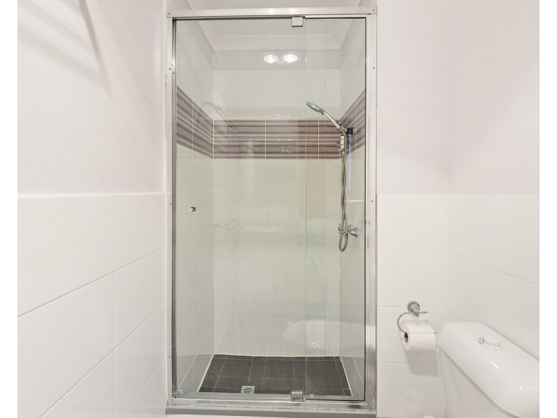 166 Seville Drive, Seville Grove WA 6112