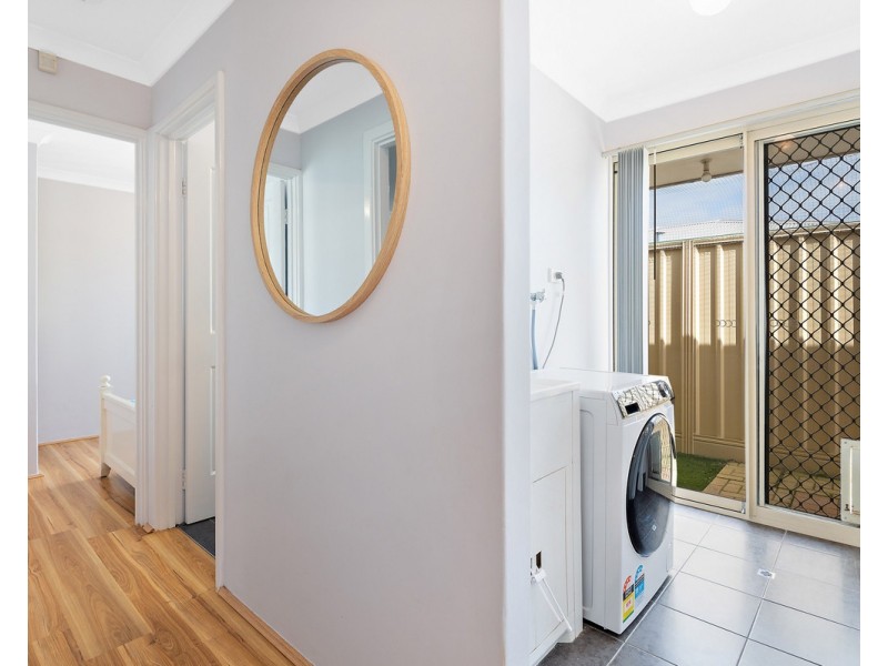 166 Seville Drive, Seville Grove WA 6112