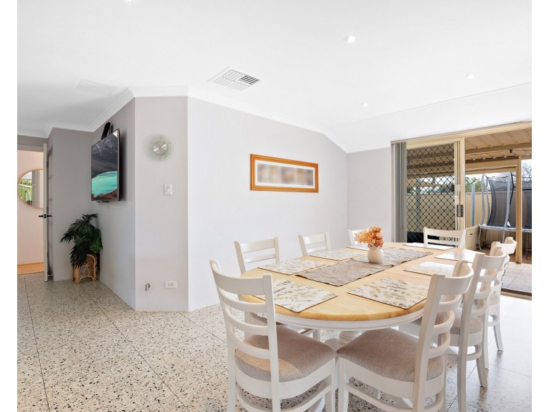 166 Seville Drive, Seville Grove WA 6112