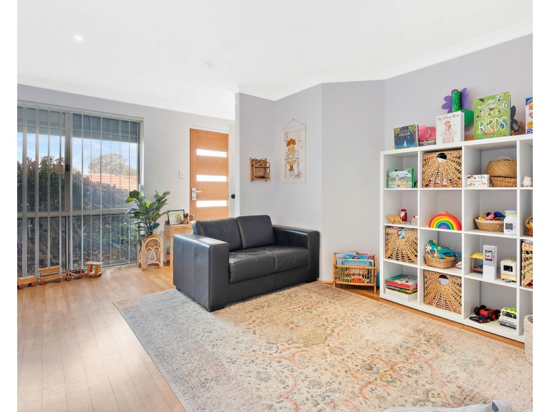 166 Seville Drive, Seville Grove WA 6112