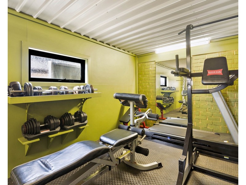 166 Seville Drive, Seville Grove WA 6112