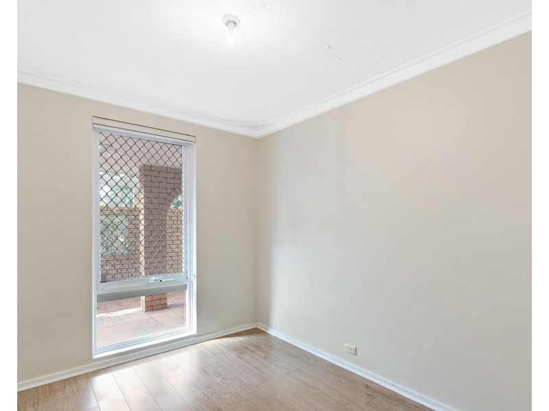 18 Valentine Road, Kelmscott WA 6111