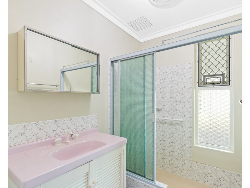18 Valentine Road, Kelmscott WA 6111