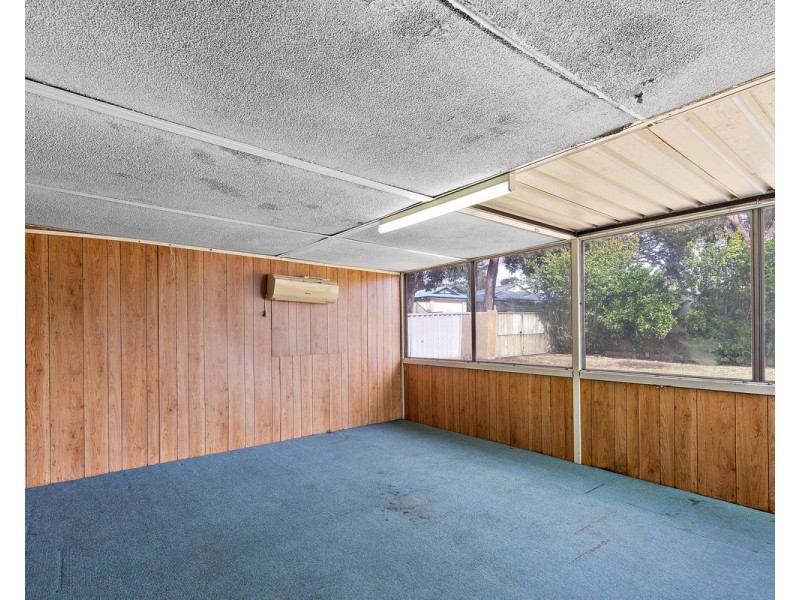 18 Valentine Road, Kelmscott WA 6111