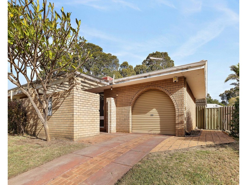18 Valentine Road, Kelmscott WA 6111