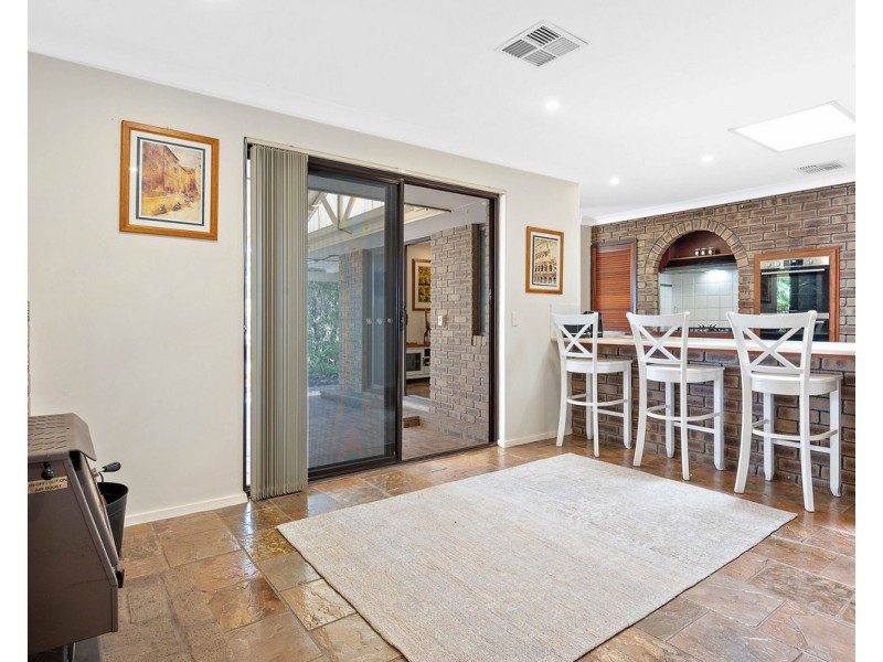 21 Mackie Road, Roleystone WA 6111