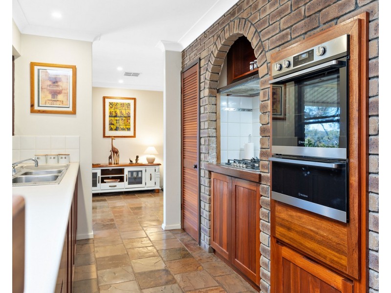 21 Mackie Road, Roleystone WA 6111