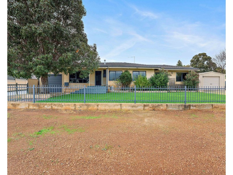 7 William Street, Byford WA 6122