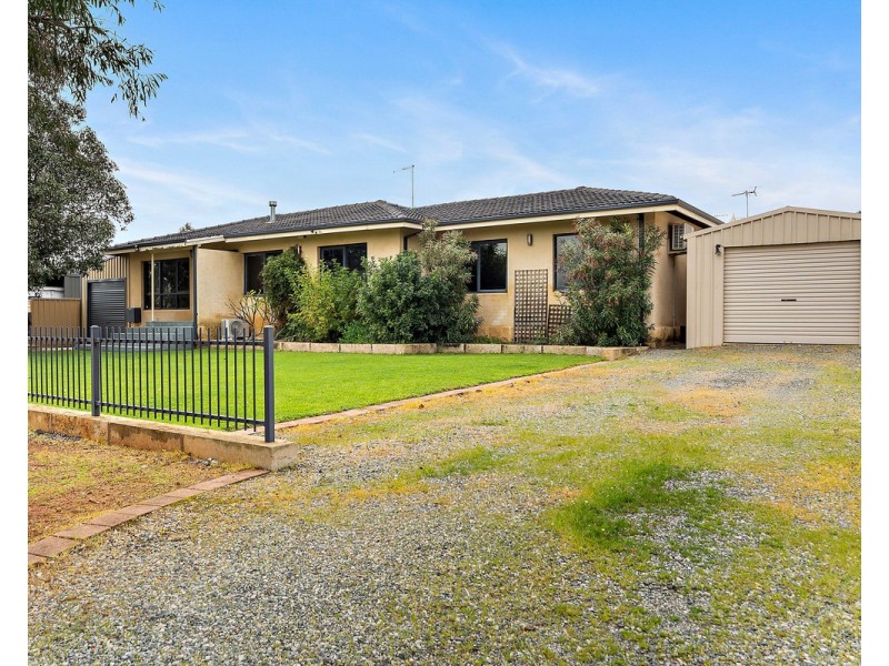 7 William Street, Byford WA 6122