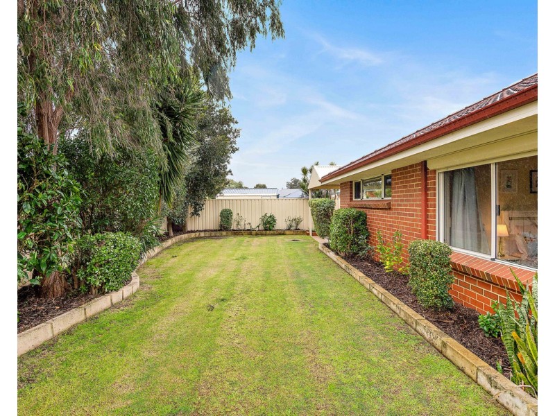 10 Salamanca Boulevard, Seville Grove WA 6112