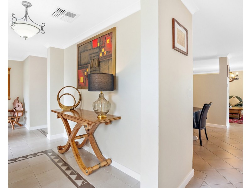 10 Salamanca Boulevard, Seville Grove WA 6112