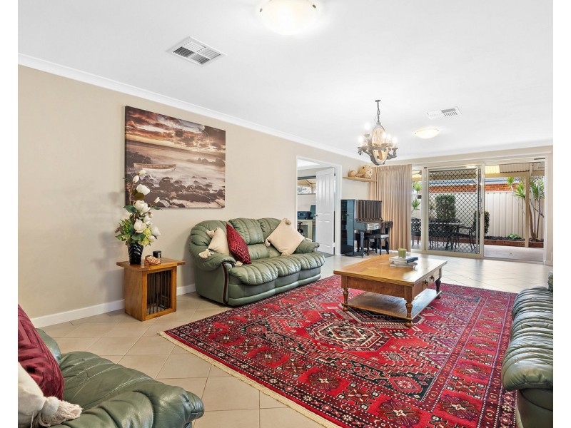 10 Salamanca Boulevard, Seville Grove WA 6112