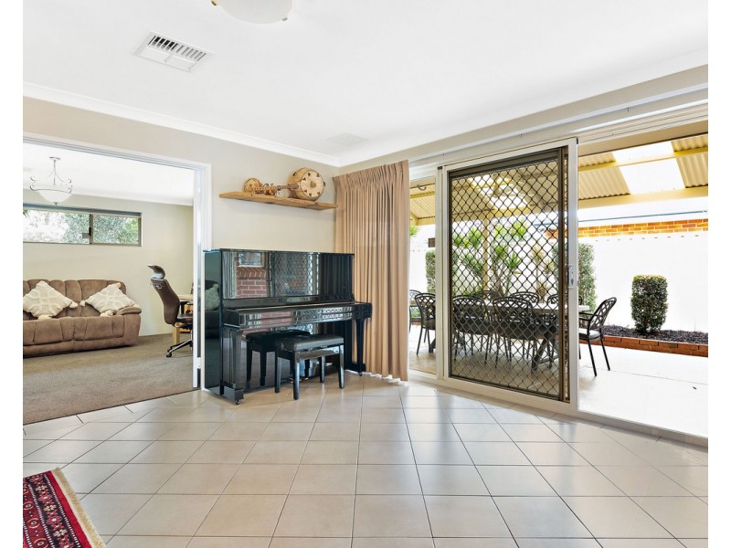 10 Salamanca Boulevard, Seville Grove WA 6112