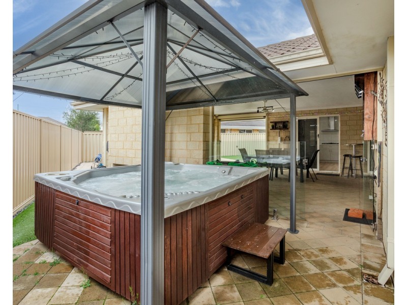 24 Shelduck Bend, Harrisdale WA 6112