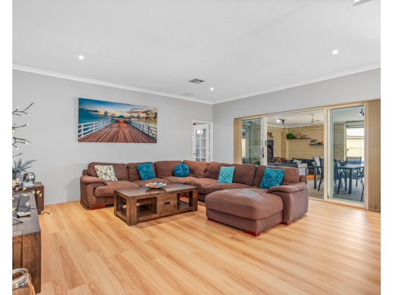 24 Shelduck Bend, Harrisdale WA 6112