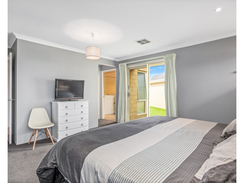 24 Shelduck Bend, Harrisdale WA 6112