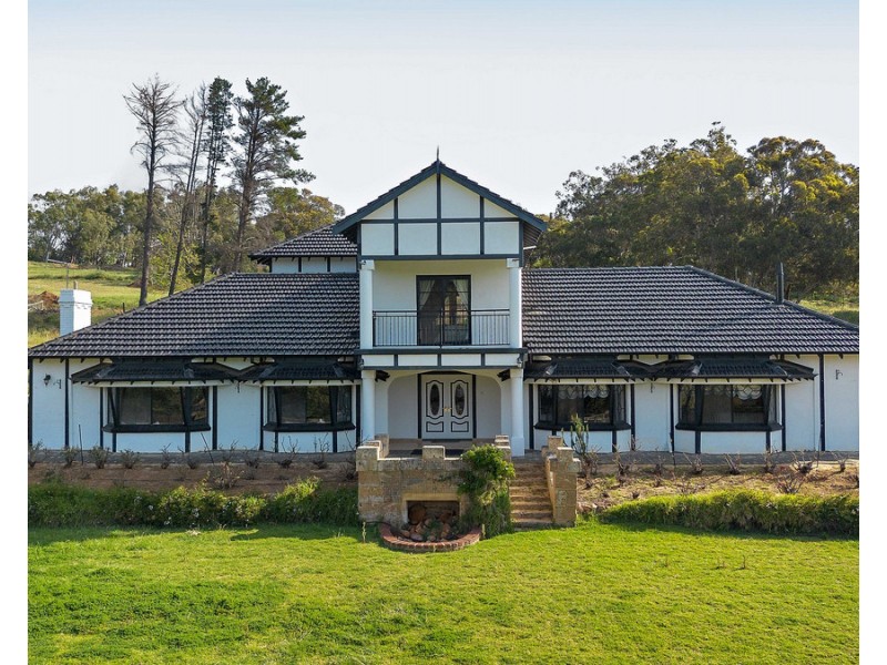 149 Carradine Road, Bedfordale WA 6112