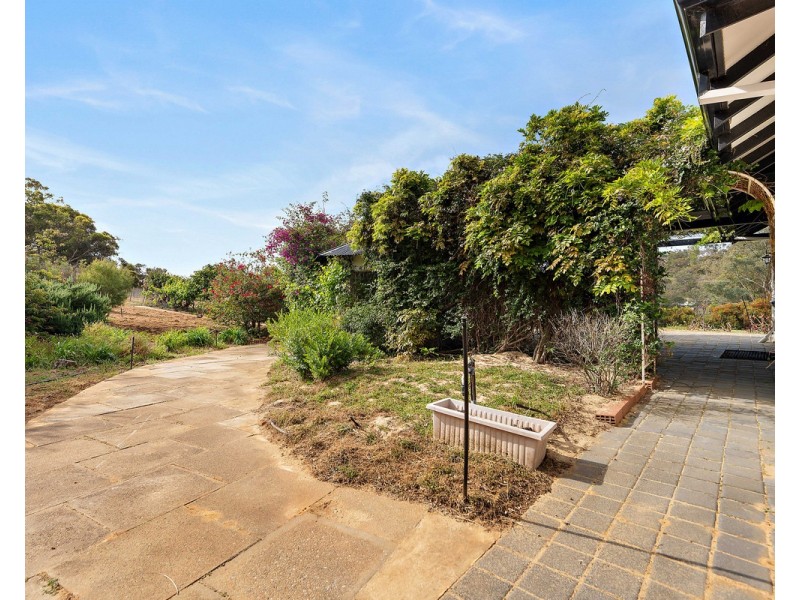 149 Carradine Road, Bedfordale WA 6112