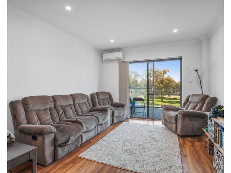 213/348 Railway Parade, Beckenham WA 6107