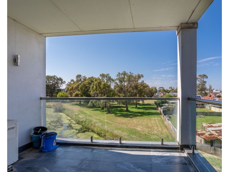 213/348 Railway Parade, Beckenham WA 6107