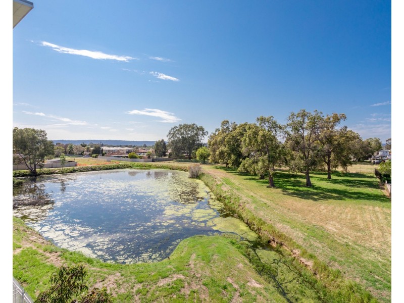 213/348 Railway Parade, Beckenham WA 6107