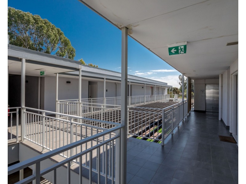 213/348 Railway Parade, Beckenham WA 6107