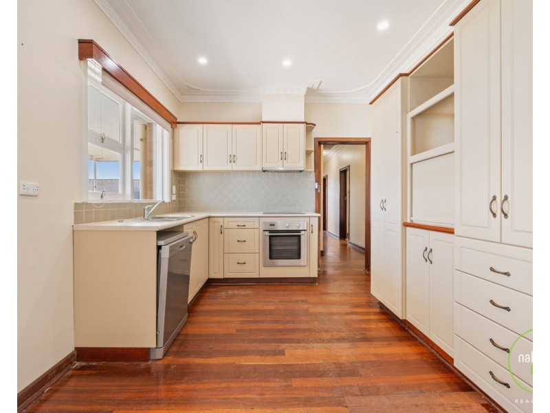 327 Eleventh Road, Hilbert WA 6112