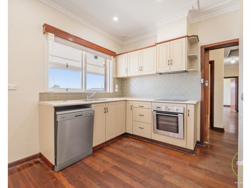 327 Eleventh Road, Hilbert WA 6112