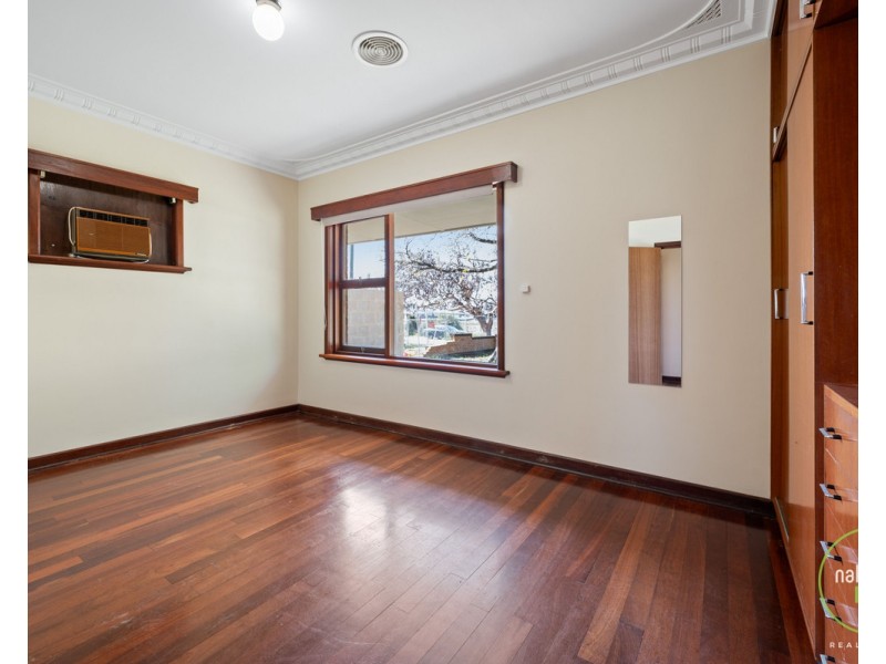 327 Eleventh Road, Hilbert WA 6112