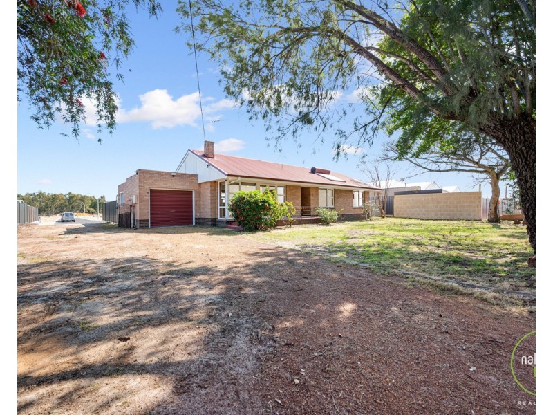 327 Eleventh Road, Hilbert WA 6112