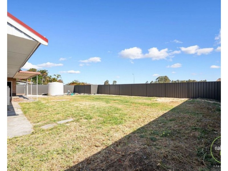 327 Eleventh Road, Hilbert WA 6112