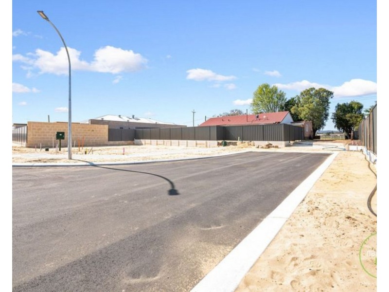 327 Eleventh Road, Hilbert WA 6112