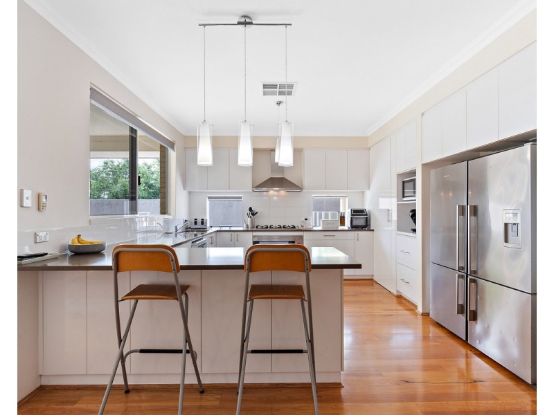 6 Stillwater Street, Southern River WA 6110