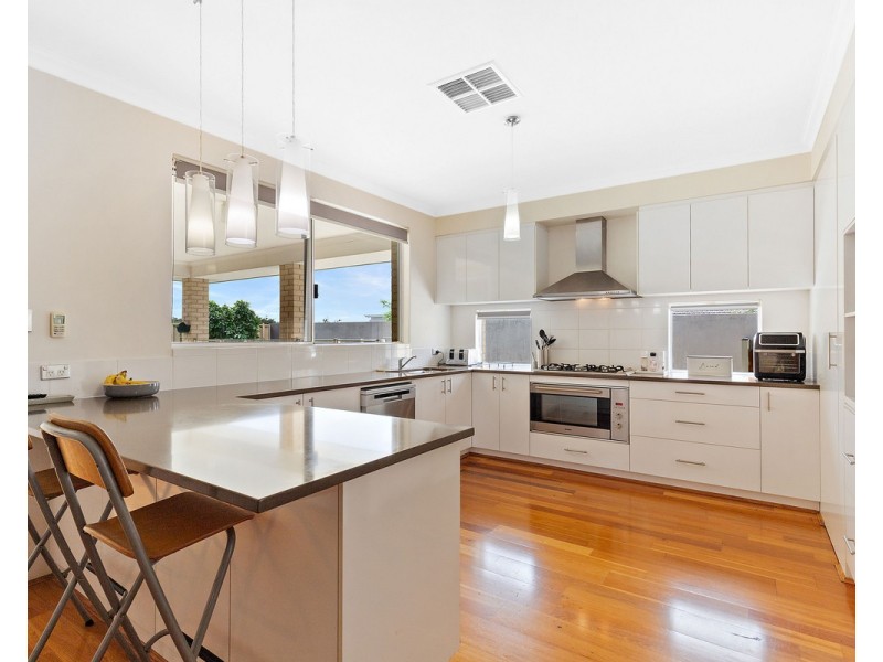 6 Stillwater Street, Southern River WA 6110