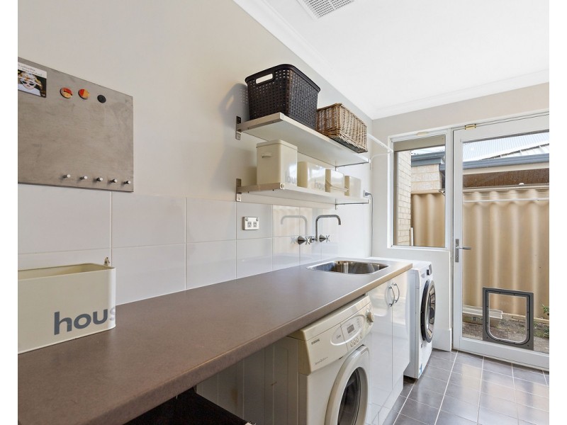 6 Stillwater Street, Southern River WA 6110