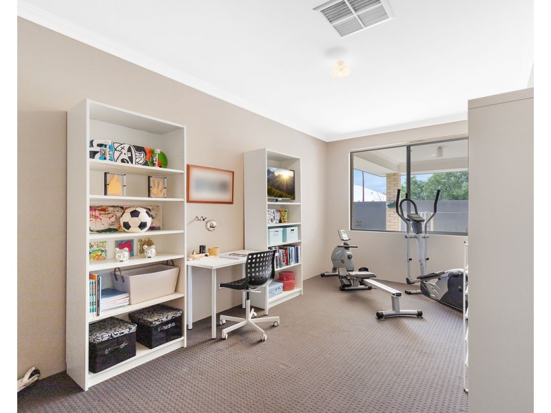 6 Stillwater Street, Southern River WA 6110