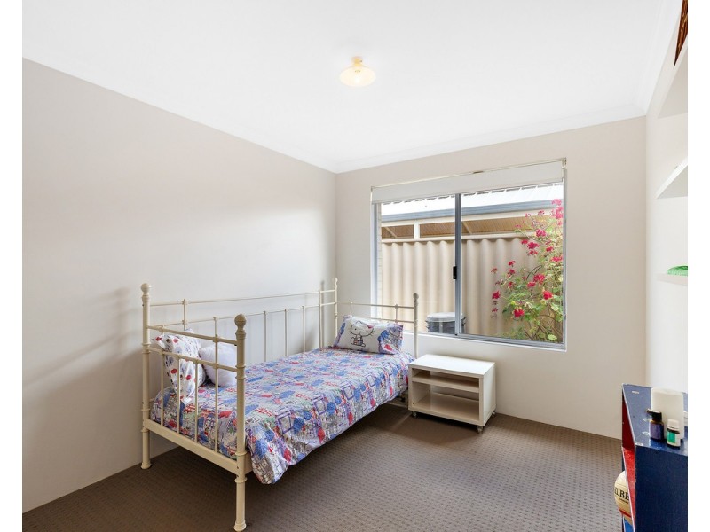 6 Stillwater Street, Southern River WA 6110