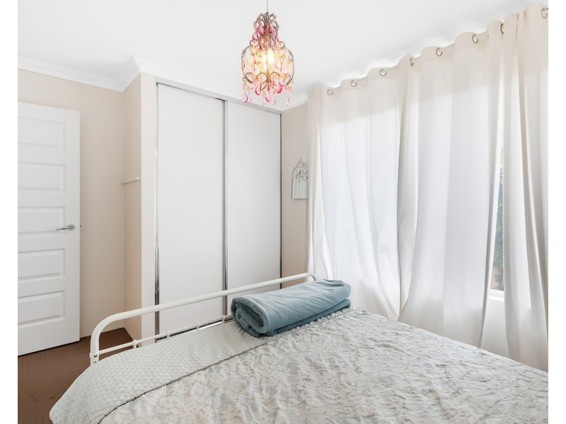 6 Stillwater Street, Southern River WA 6110