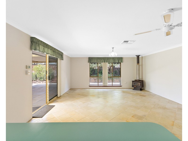 19 Admiral Road, Bedfordale WA 6112