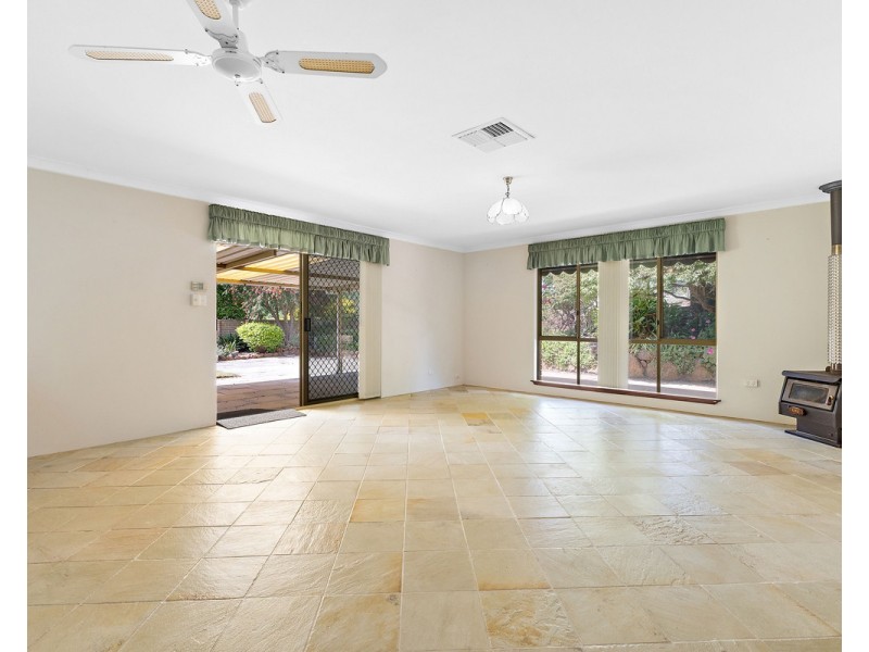 19 Admiral Road, Bedfordale WA 6112