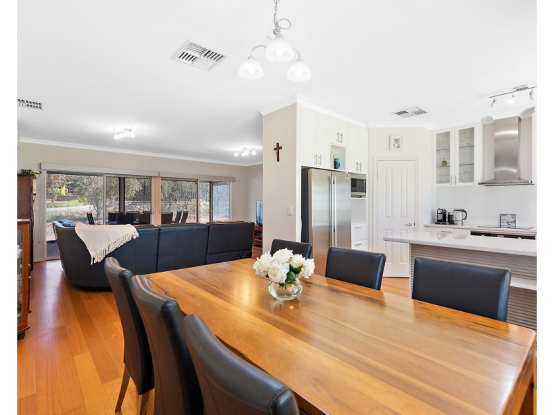 2 Cartland Court, Bedfordale WA 6112