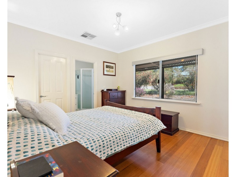 2 Cartland Court, Bedfordale WA 6112