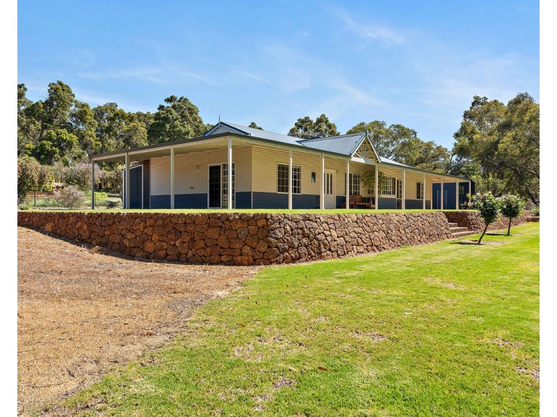 2 Cartland Court, Bedfordale WA 6112