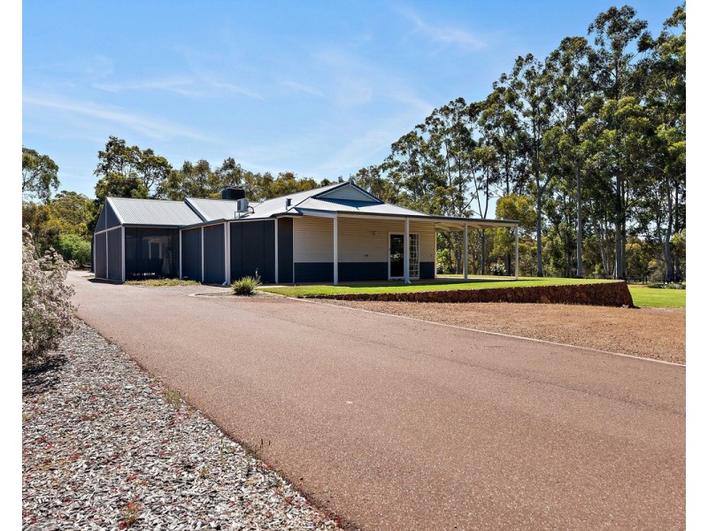 2 Cartland Court, Bedfordale WA 6112