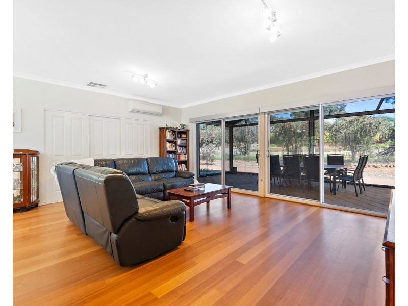 2 Cartland Court, Bedfordale WA 6112